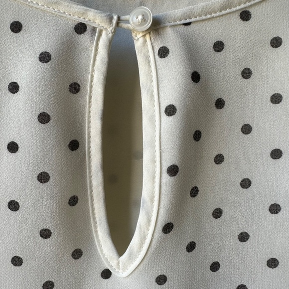 Talbots polka dots blouse. Size P/Petite Like New. - Picture 8 of 13
